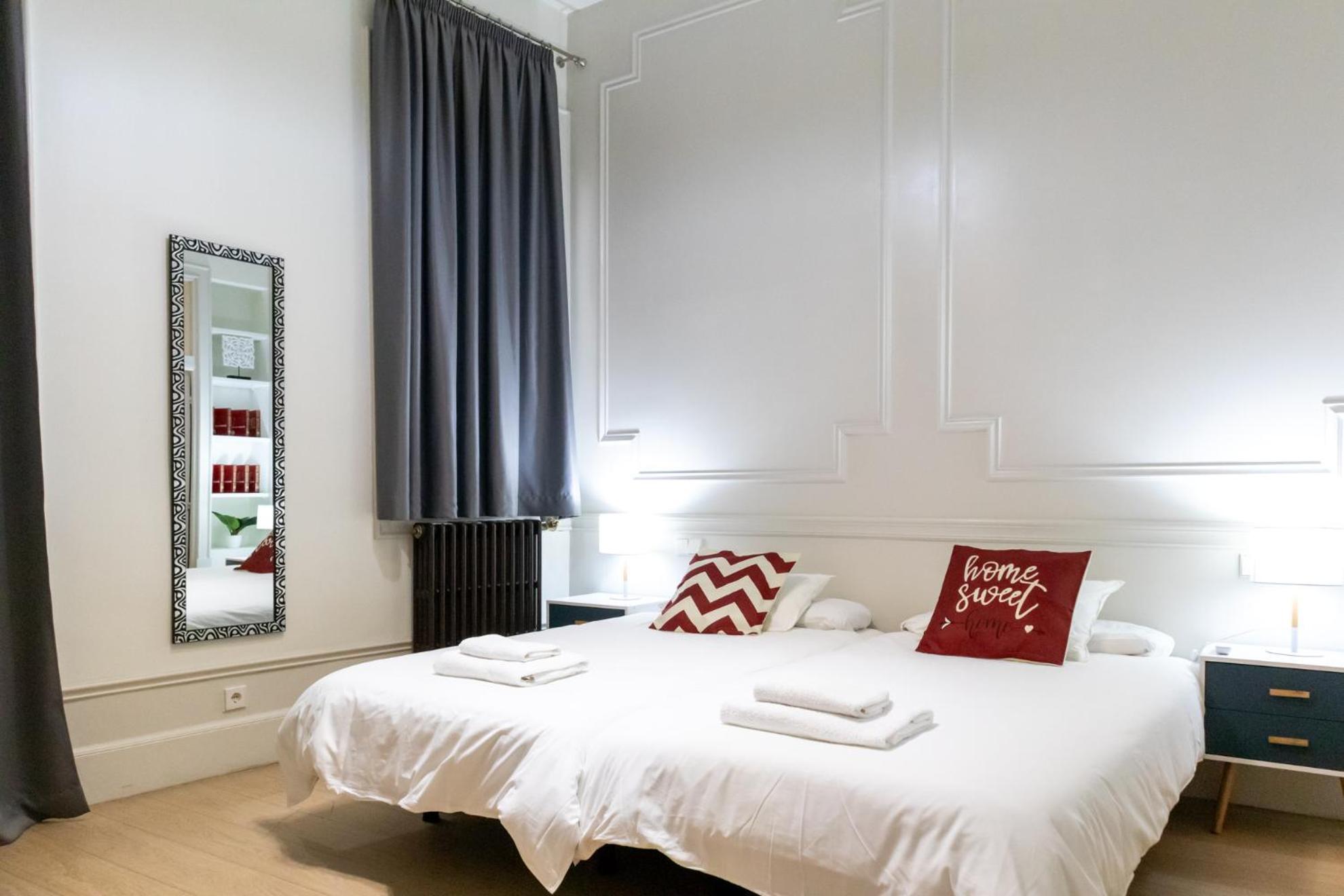 Ever House - Chueca-Gran Via Madrid Bagian luar foto